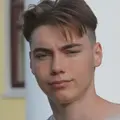 Я Кирилл, 18, из Серпухова, ищу знакомство для приятного времяпровождения