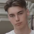 Я Кирилл, 18, из Серпухова, ищу знакомство для приятного времяпровождения