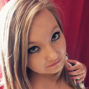 Я Карина, 19, ищу парня для общения из Черкесска