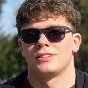 Artem из Тернополя, мне 20, познакомлюсь для на одну ночь