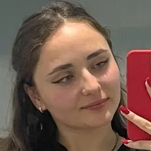 Каріна из Днепра, мне 18, познакомлюсь для постоянных отношений