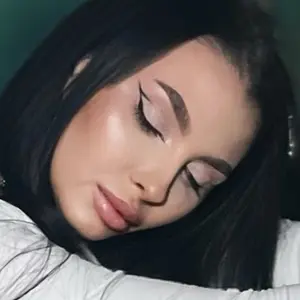 Я Аделина, 24, знакомлюсь для приятного времяпровождения в Казани