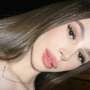 Anya из Екатеринбурга, ищу на сайте постоянные отношения