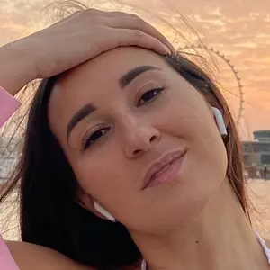Elena из Дубая, ищу на сайте на одну ночь