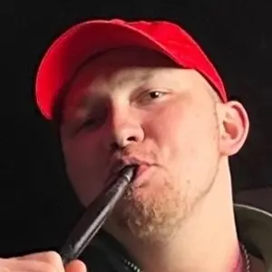 Роман из Ухты, мне 27, познакомлюсь для общения