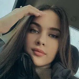 Я Владлена, 21, из Мурманска, ищу знакомство для общения