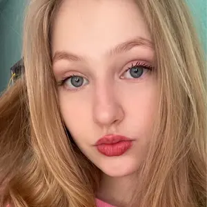 Я Викуля, 21, знакомлюсь для открытые отношения в Амстердаме