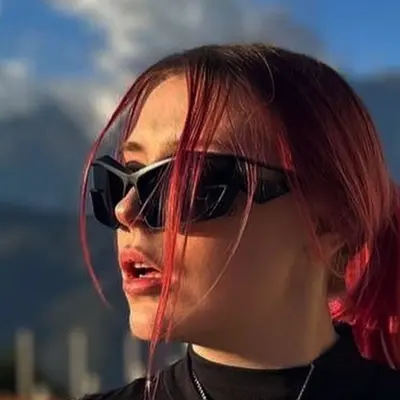 Я Anna, 23 из Москвы, ищу знакомство с парнем, девушкой или парой для bdsm